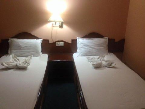 Hotel Candle Inn Pokhara Buitenkant foto