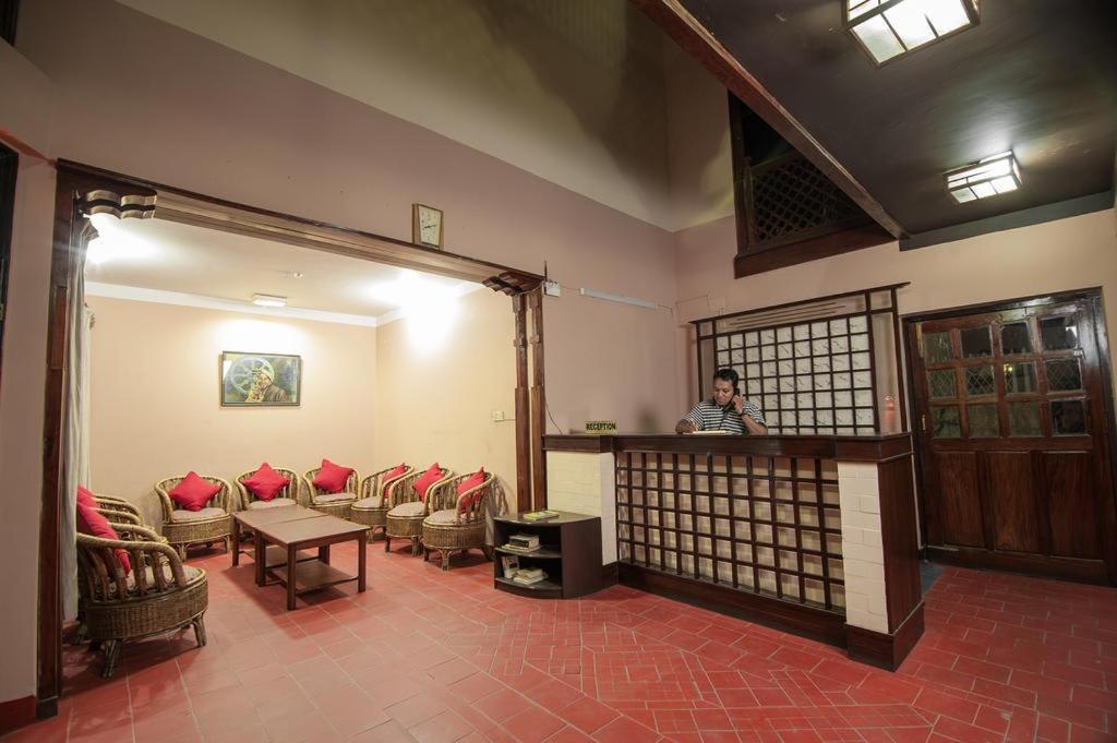 Hotel Candle Inn Pokhara Buitenkant foto